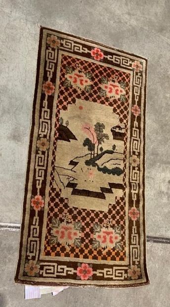 Tao bao rug
With flower mosaic adorned with...