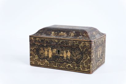 JAPAN
Meiji period
Black-lacquered wooden...