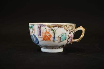 China 19th century
Porcelain set including...
