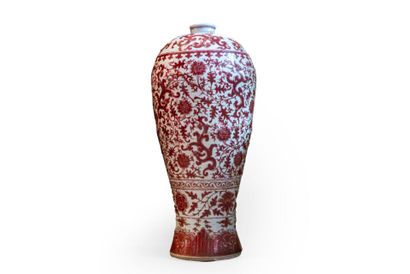 China XXth, 
Large white porcelain meiping...