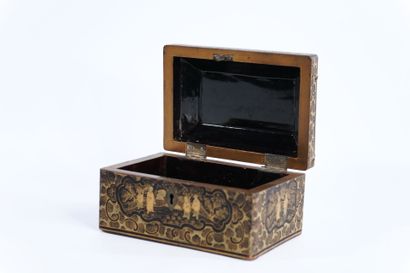 JAPAN
Meiji period
Black-lacquered wooden...