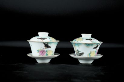 CHINA, 19th century
Set of two porcelain...