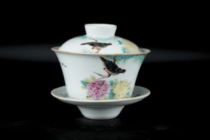 CHINA, 19th century
Set of two porcelain...