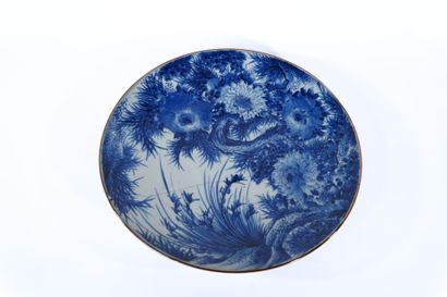 Asia
Large porcelain dish with white-blue...