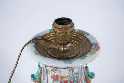 CHINA. 
Porcelain baluster vase with polychrome...