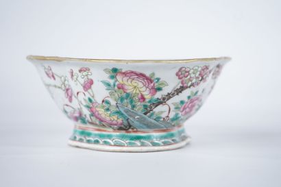 CHINA. 20th century
Polylobed polychrome...