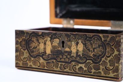 JAPAN
Meiji period
Black-lacquered wooden...