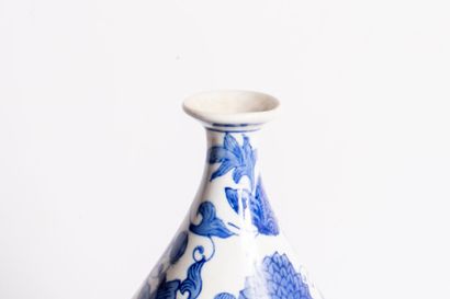 China 20th century
White-blue porcelain pear-shaped...