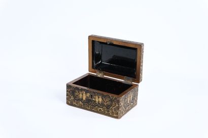 JAPAN
Meiji period
Black-lacquered wooden...