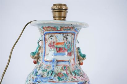 CHINA. 
Porcelain baluster vase with polychrome...