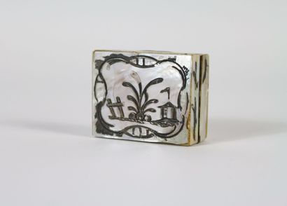 Mother-of-pearl snuff box, the lid inlaid...