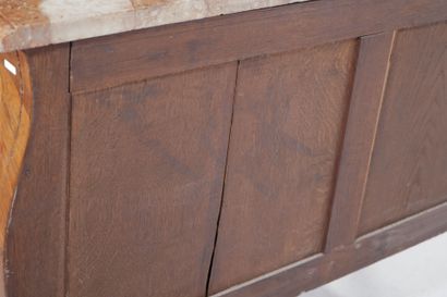 Veneered chest of drawers with curved front...