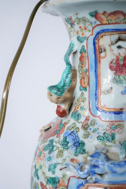 CHINA. 
Porcelain baluster vase with polychrome...