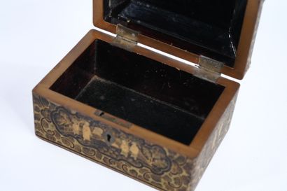 JAPAN
Meiji period
Black-lacquered wooden...