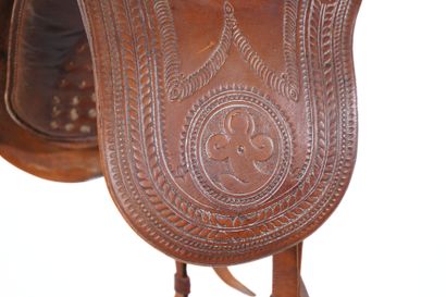 Selle de cheval en cuir avec tampon marqué...