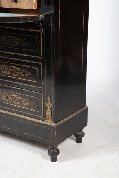 Secrétaire de dame en bois noirci et marqueterie...