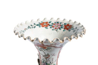 JAPON
Important vase balustre en porcelaine...
