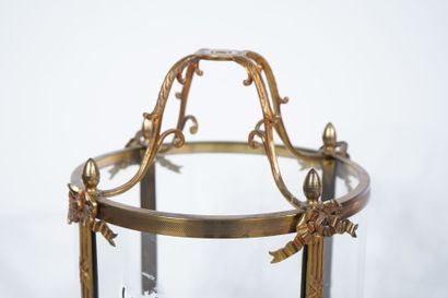 Lanterne de vestibule de forme cylindrique...