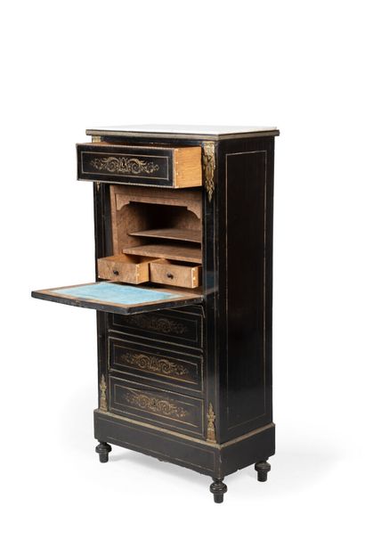 Secrétaire de dame en bois noirci et marqueterie...