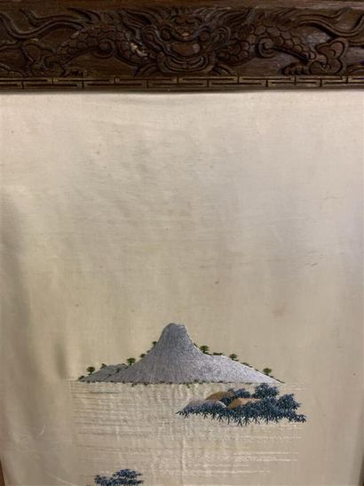 CHINE
Suite de trois panneaux panneau en...