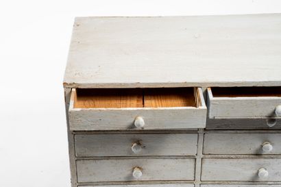 Petit meuble de métier en bois peint à douze...