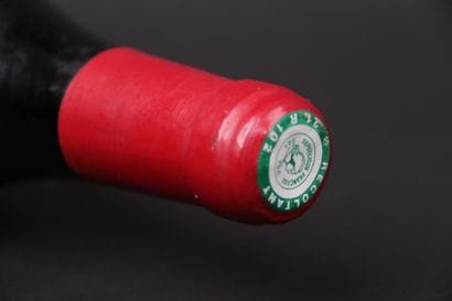 1 bouteille de VOSNE-ROMANEE 1er Cru Cros-Parantoux...
