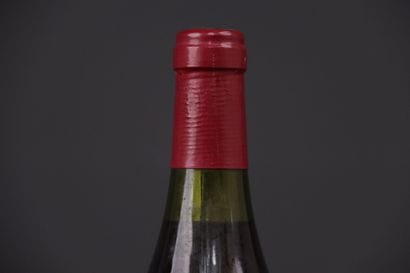1 bouteille d'ECHEZEAUX 1988 du Domaine Henri...