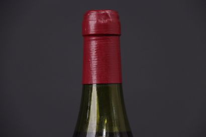 1 bouteille d'ECHEZEAUX 1988 du Domaine Henri...