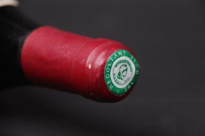 1 bouteille de VOSNE-ROMANEE 1988 du Domaine...