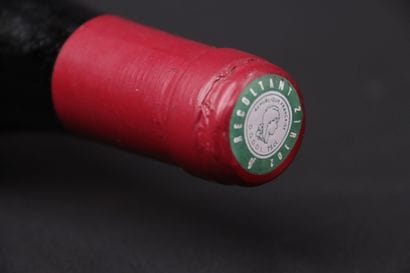 1 bouteille de VOSNE-ROMANEE 1er Cru Cros-Parantoux...