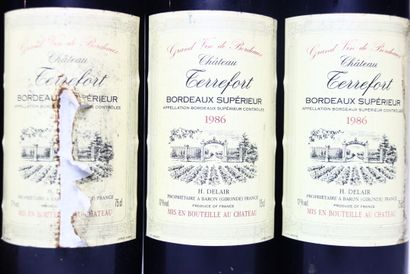 2 bottles of red BORDEAUX 1995, ALEXIS LICHINE.
3...