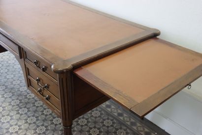 Flat desk in veneer with all faces, it opens...