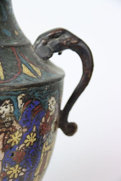 JAPAN. Pair of cloisonné vases decorated...