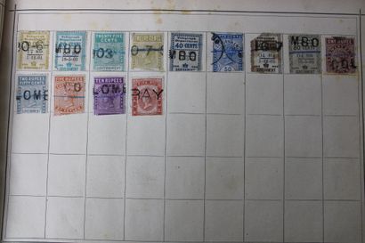 Réunion sept albums de timbres de postes...