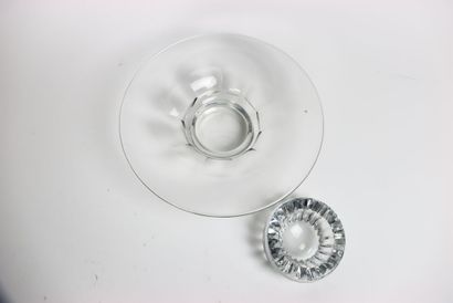 BACCARAT. Réunion d'un plat à fruit et d'un...