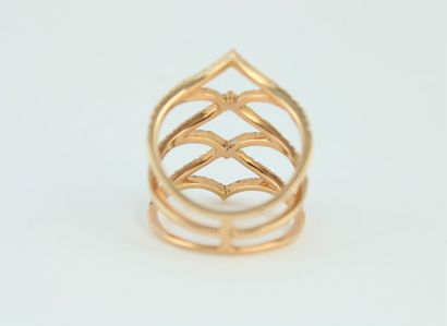 Bague en or rose 18K (750/1000) à décor de...