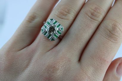 Bague en or gris 18K (750/1000) de style...