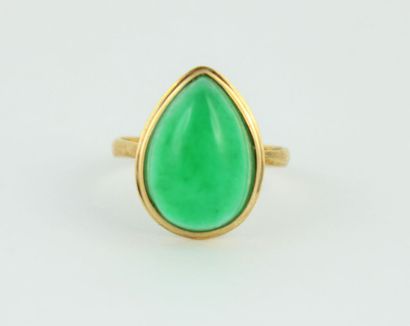 Ring in 18K (750/1000) yellow gold with a...