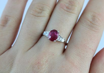 Bague en or gris 18K (750/1000) style art...