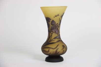 GALLE TIP, Vase en pâte de verre multicouche...