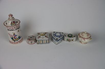 Meeting of four inkwells in earthenware with...