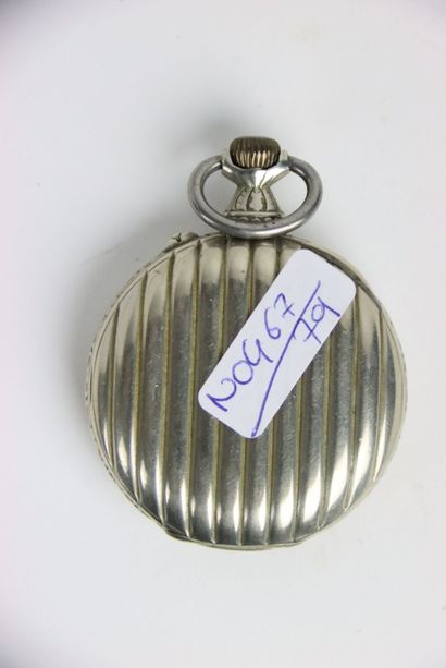 Pocket watch in metal. Roman numerals. Gross...