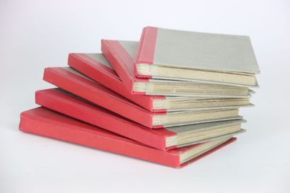 Réunion de timbres :
-album mobile 
-classeur...