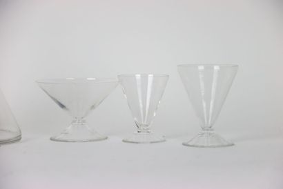R. LALIQUE France, une carafe modèle Arbois...