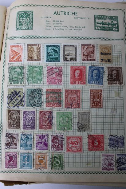 Réunion sept albums de timbres de postes...