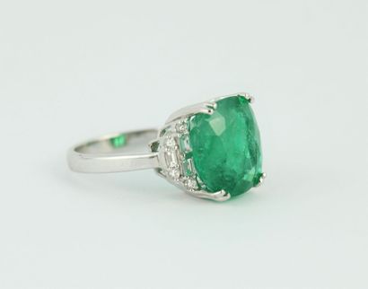 Bague en or gris 18K (750/100) de style art...