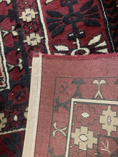 Grand tapis mécanique. Dimensions: 345 x...