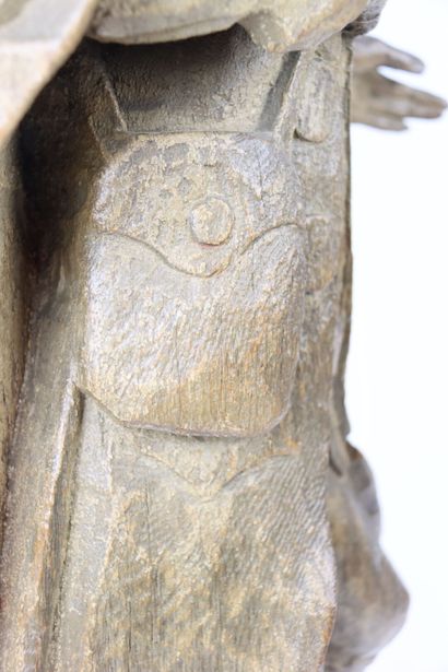 Saint personnage en bois sculpté, dos ébauché....