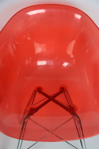 Paire de fauteuils coque de salon rouge orangé...