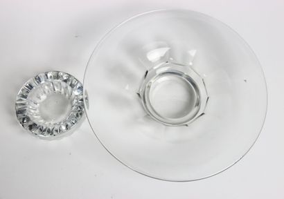 BACCARAT. Réunion d'un plat à fruit et d'un...
